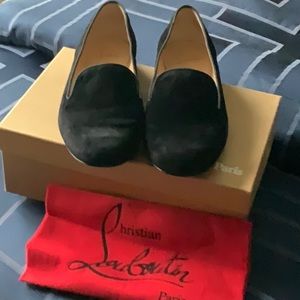 Ladies suede flats